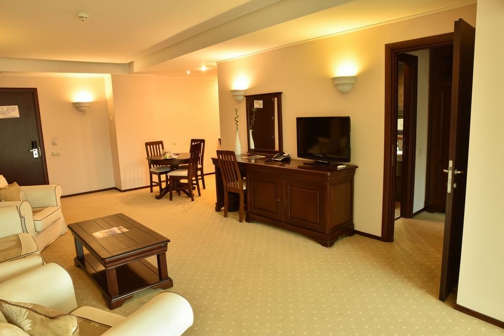 Apartament Executive Vedere Munte Alpin Resort โปยานาบราซอฟ ภายนอก รูปภาพ